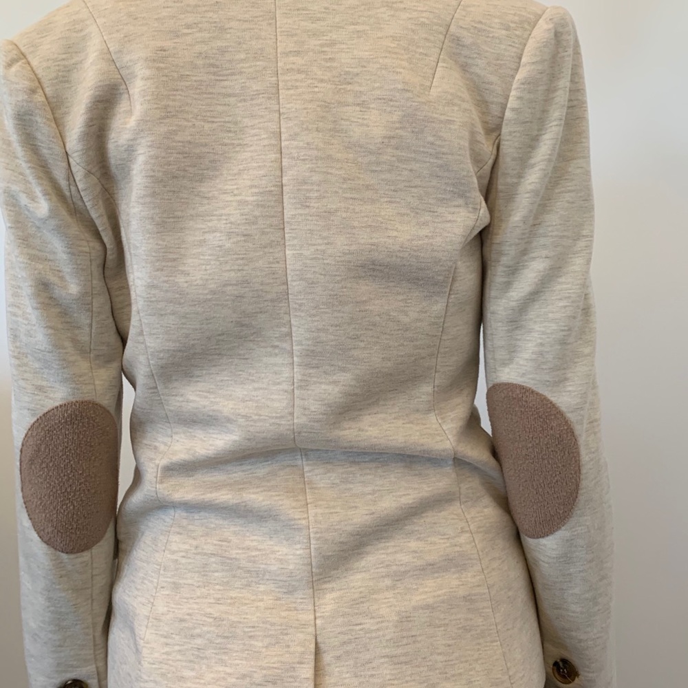 Blazer - Picture 3 of 4